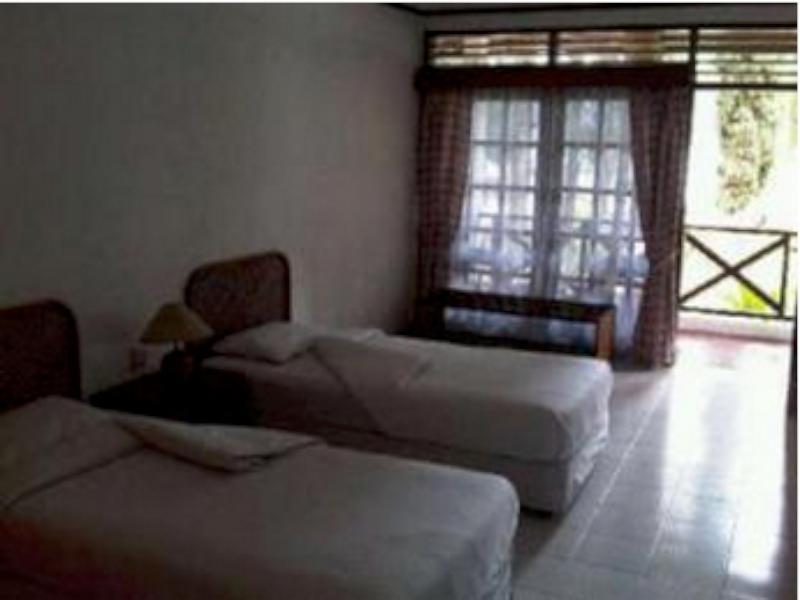 Pandu Lakeside Hotel Parapat Exterior photo