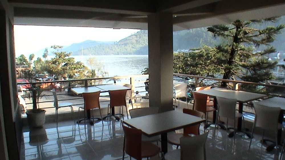 Pandu Lakeside Hotel Parapat Exterior photo