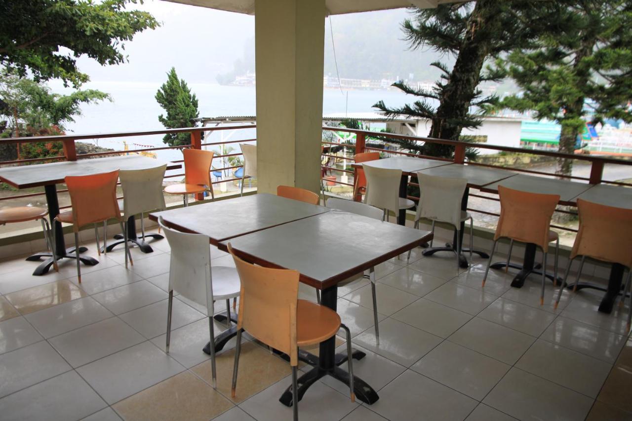 Pandu Lakeside Hotel Parapat Exterior photo